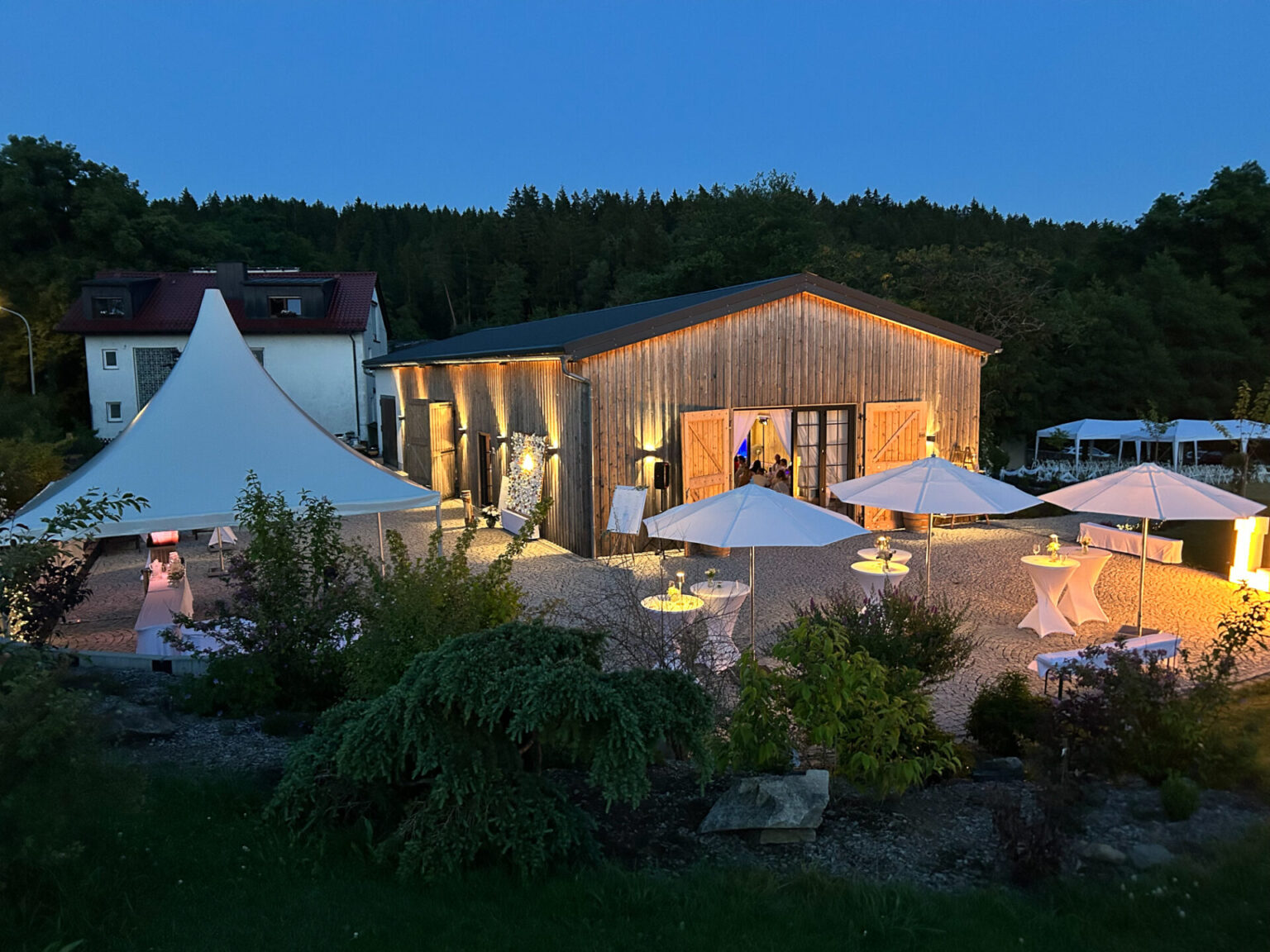 Chalet Hermesmühle bei Abendbeleuchtung